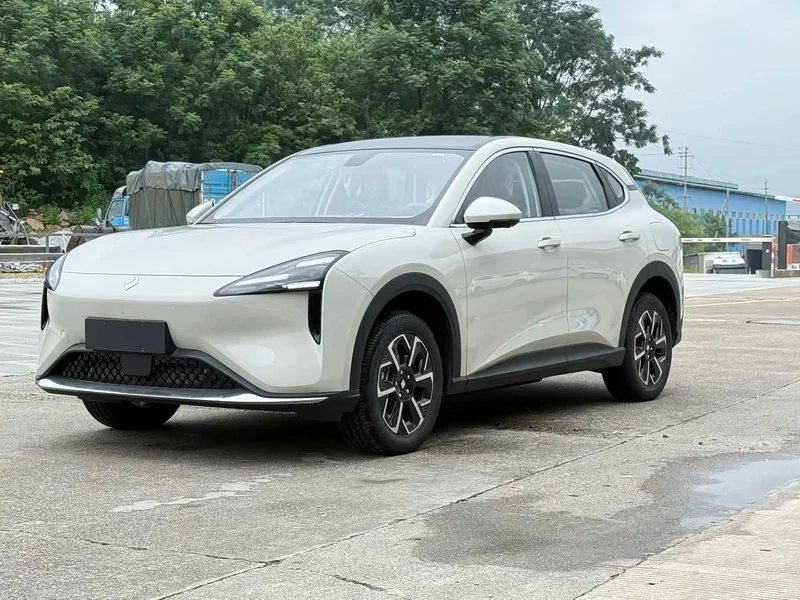 Baojun E6 — фото 1