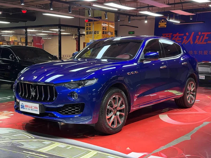 Maserati Levante — фото 1