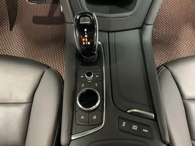 Cadillac XT5 — фото 15