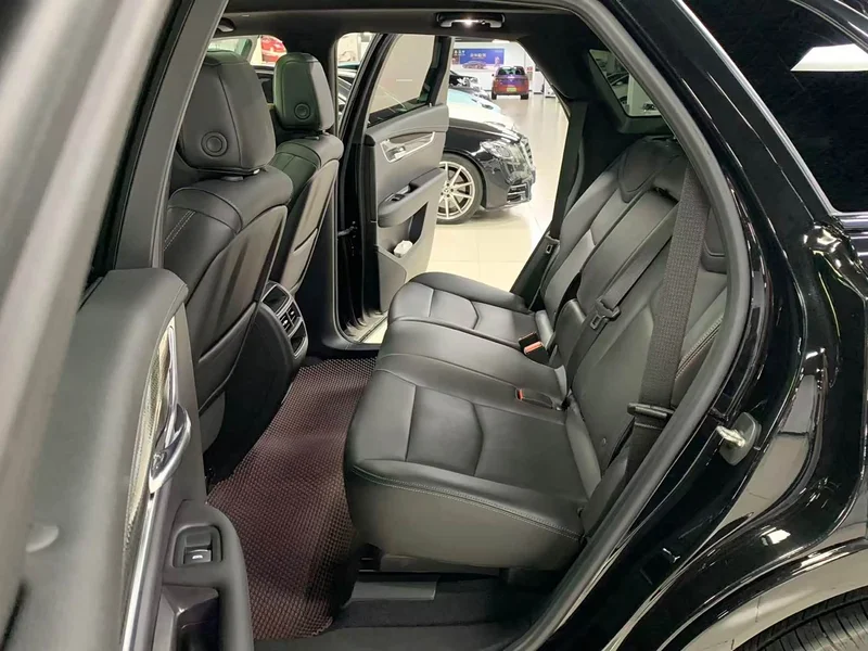 Cadillac XT5 — фото 8