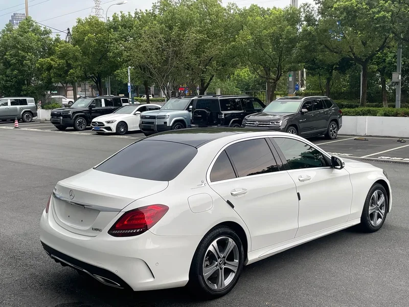 Mercedes-Benz C-Class — фото 14