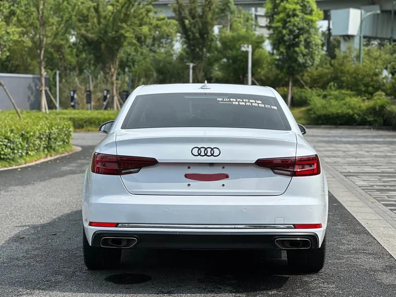 Audi A4L — фото 5