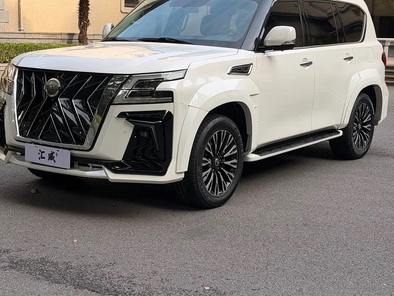 Nissan Patrol — фото 1