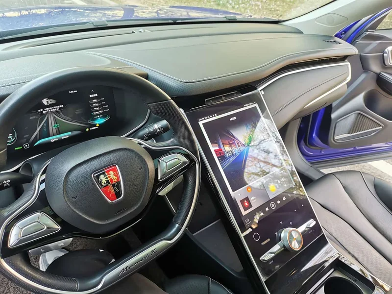 Roewe MARVEL X — фото 15