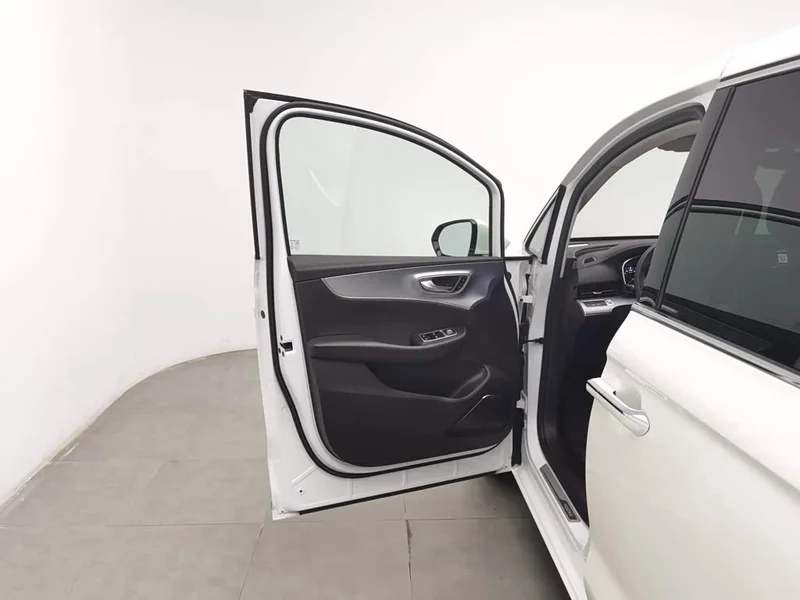 Roewe iMAX8 — фото 8