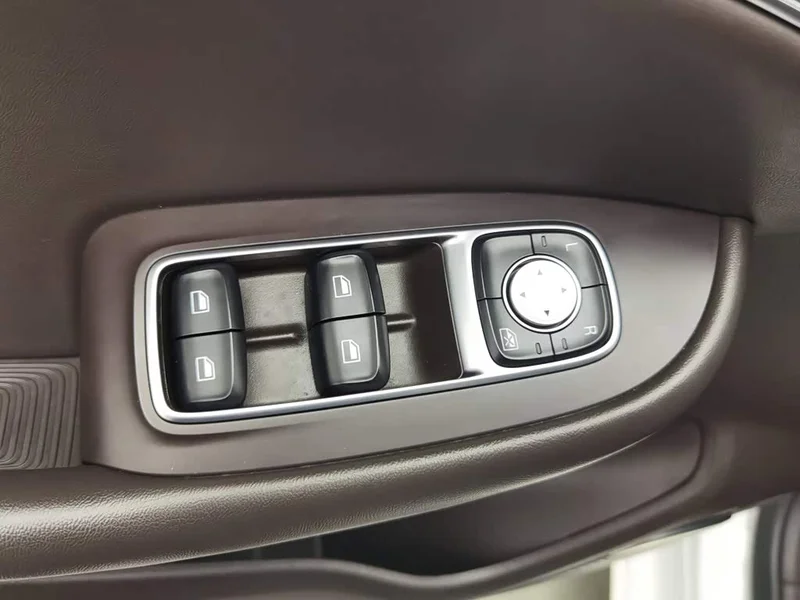 Roewe iMAX8 — фото 9