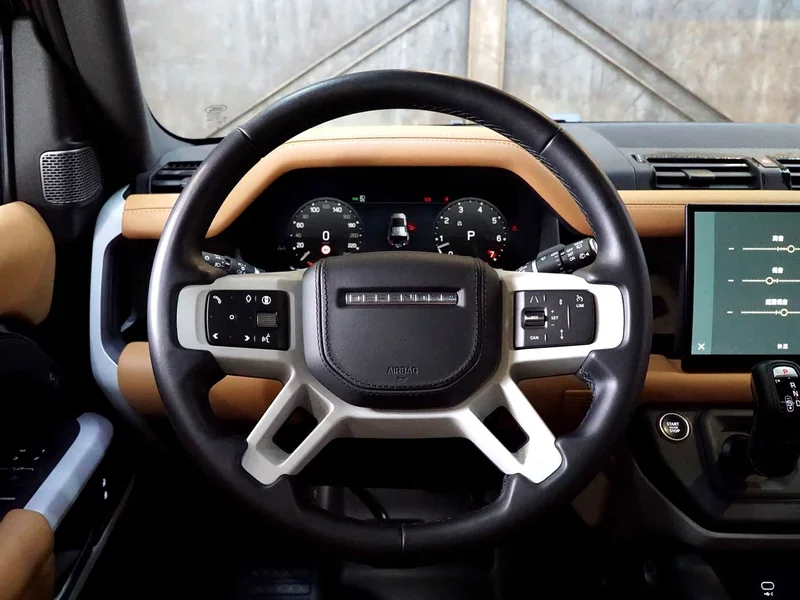 Land Rover Defender — фото 13