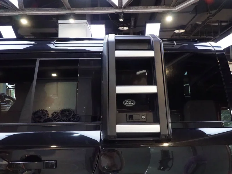 Land Rover Defender — фото 17