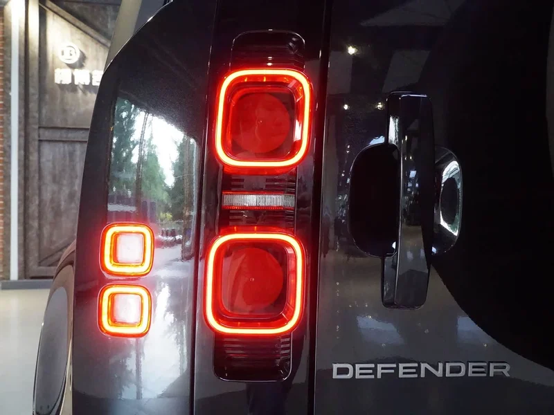 Land Rover Defender — фото 21