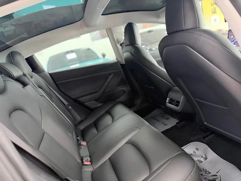 Tesla Model 3 — фото 11