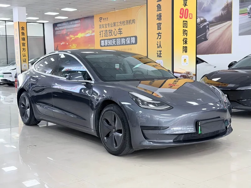Tesla Model 3 — фото 3