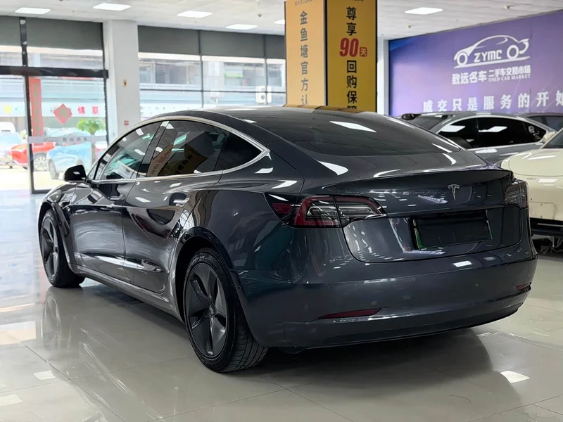 Tesla Model 3 — фото 4