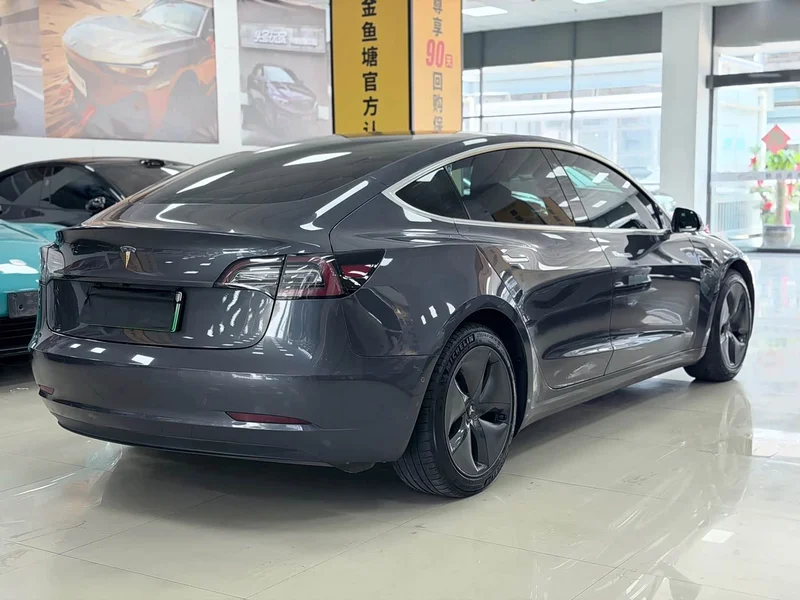 Tesla Model 3 — фото 6
