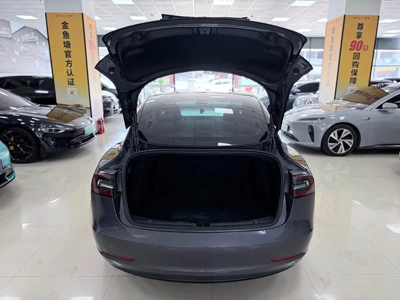 Tesla Model 3 — фото 10