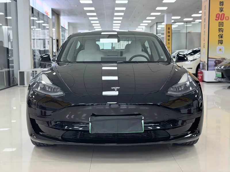 Tesla Model 3 — фото 2