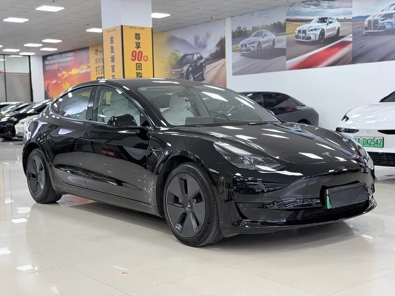 Tesla Model 3 — фото 3