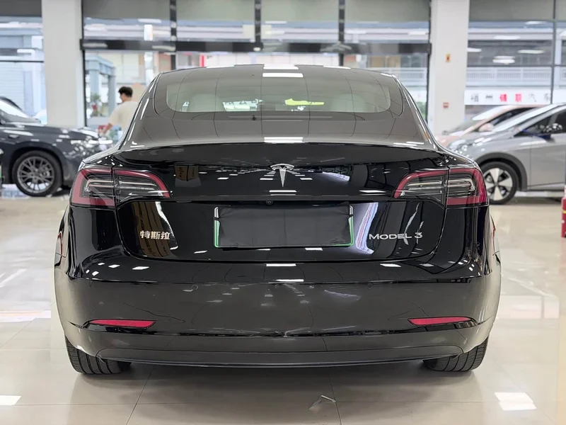 Tesla Model 3 — фото 5