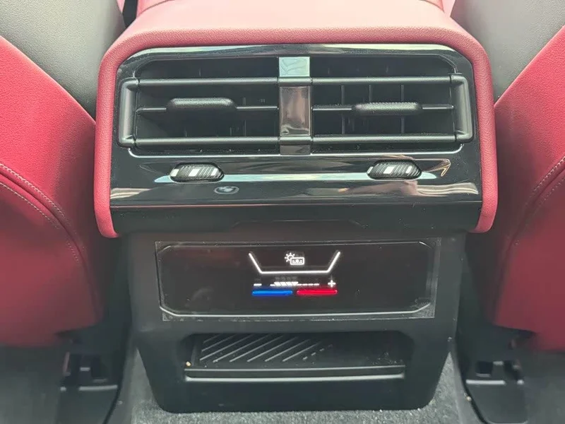 BMW i5 — фото 11
