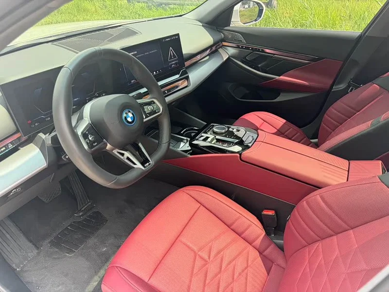 BMW i5 — фото 4