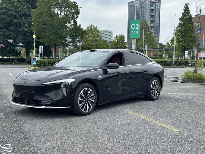 Buick ZhiJing L7 — фото 1