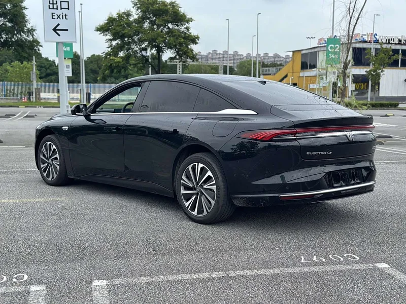 Buick ZhiJing L7 — фото 16