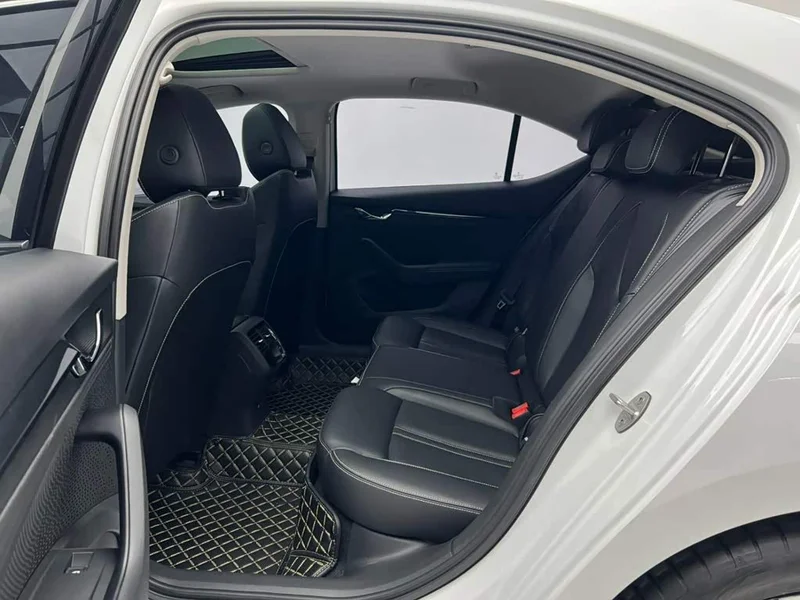 Volkswagen Octavia — фото 9