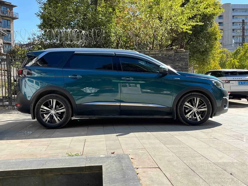 Peugeot 5008 — фото 3