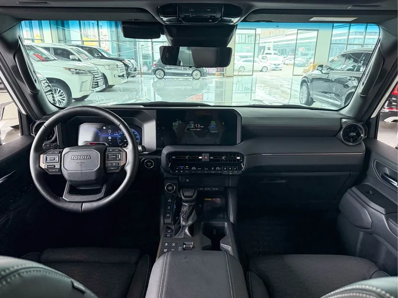 Toyota Prado — фото 10