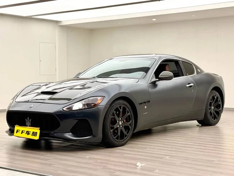 Maserati GranTurismo — фото 1