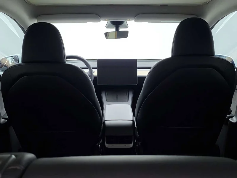 Tesla Model Y — фото 18
