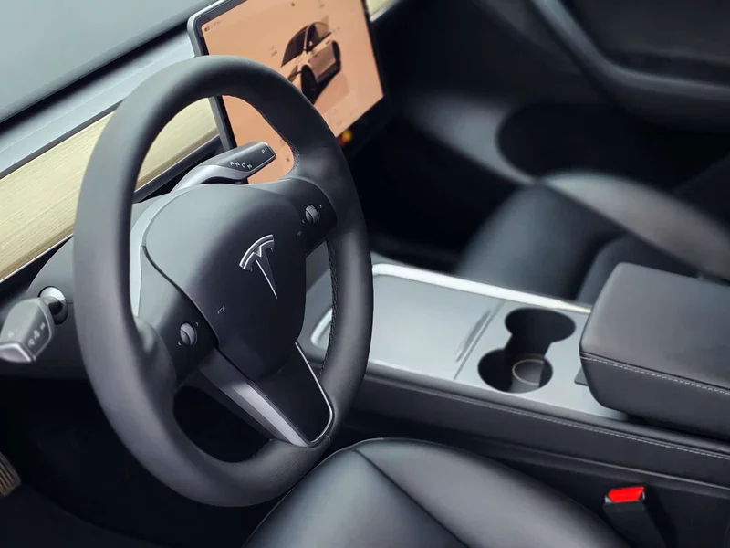 Tesla Model Y — фото 34