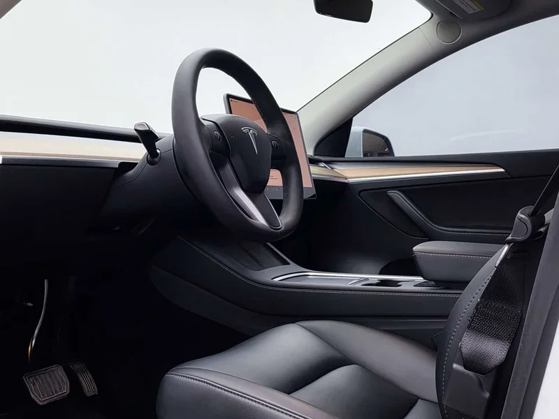 Tesla Model Y — фото 36