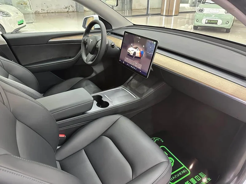 Tesla Model Y — фото 4