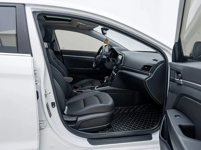 Hyundai Elantra Sport — фото 13