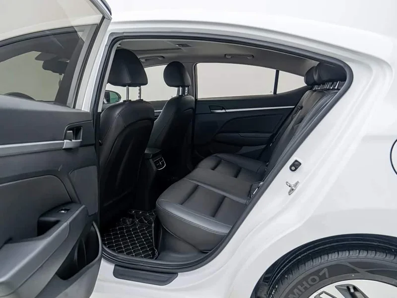 Hyundai Elantra Sport — фото 14