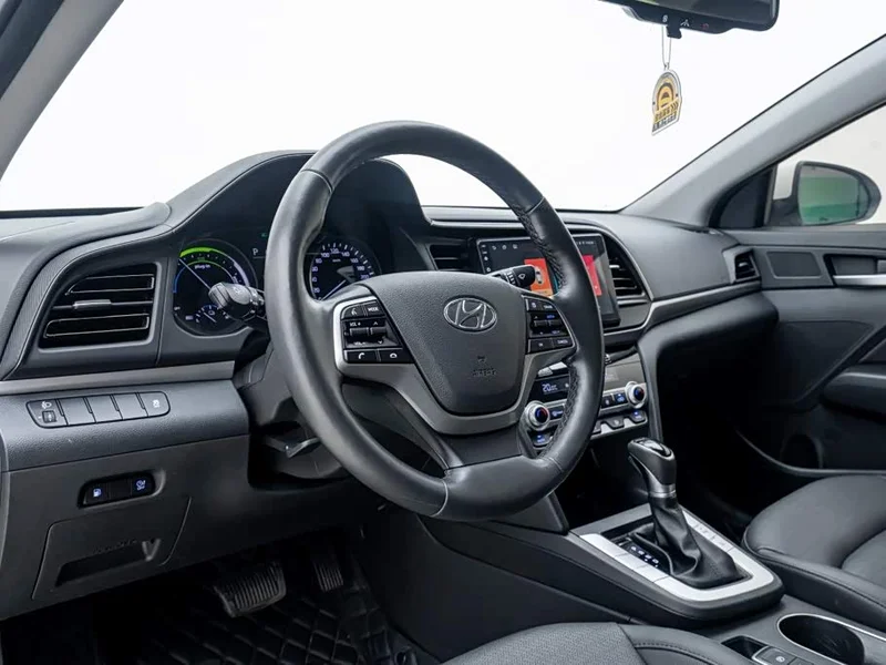 Hyundai Elantra Sport — фото 16