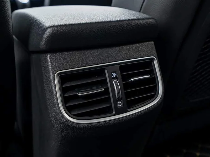 Hyundai Elantra Sport — фото 21