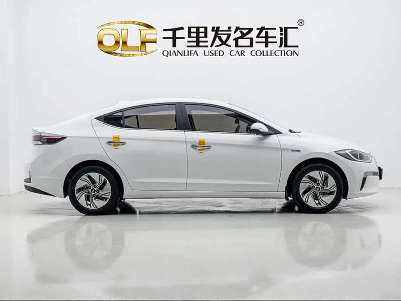 Hyundai Elantra Sport — фото 8