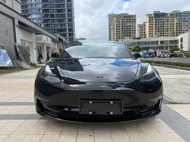 Tesla Model 3 — фото 2