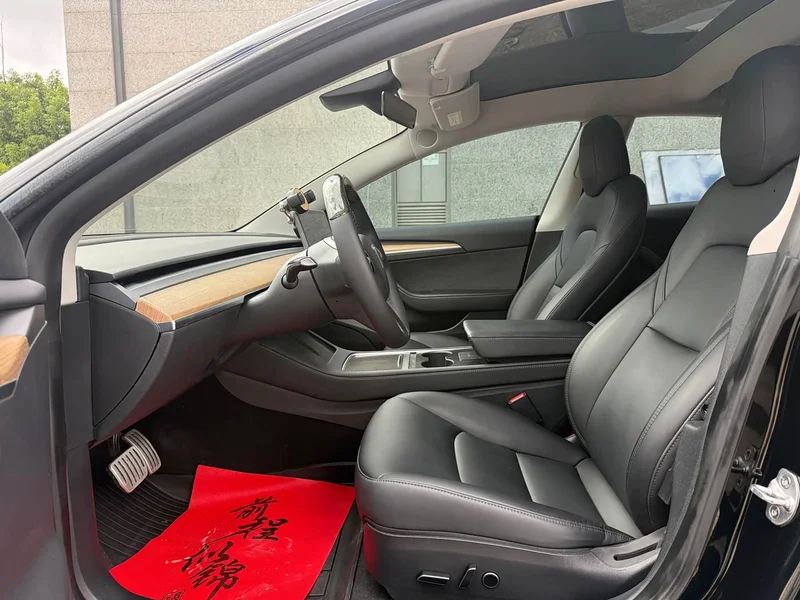 Tesla Model 3 — фото 4