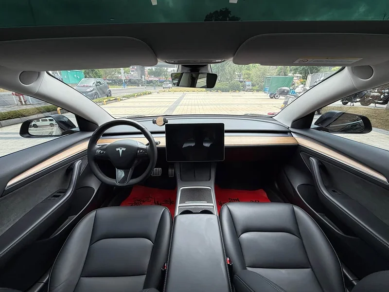 Tesla Model 3 — фото 6
