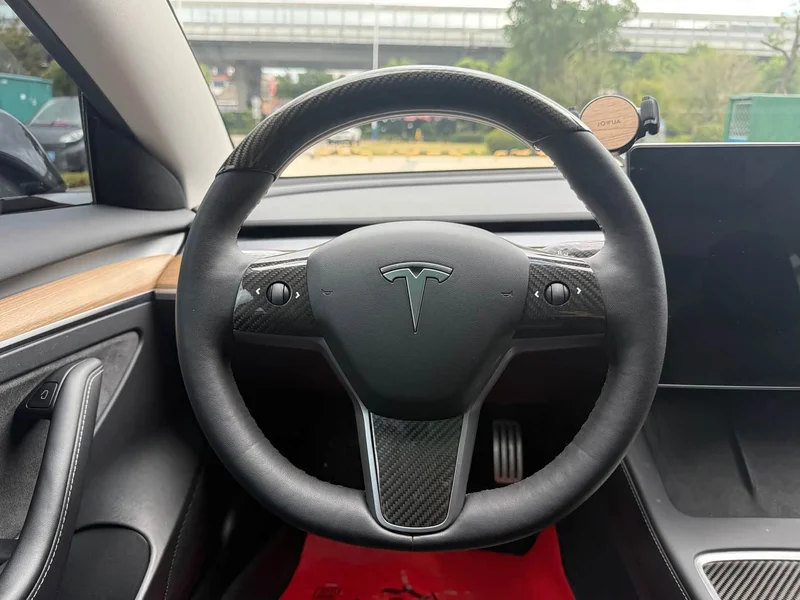 Tesla Model 3 — фото 7