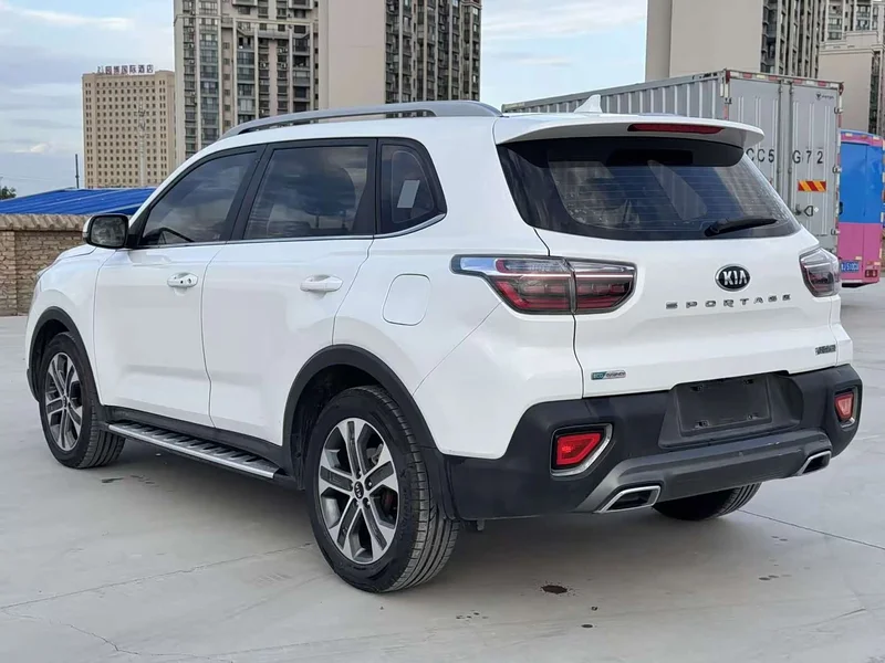 Kia Sportage — фото 7