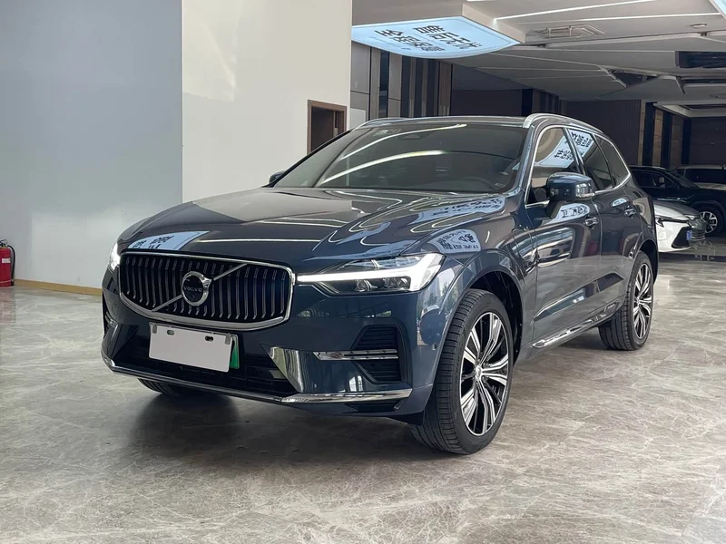 Volvo XC60 PHEV — фото 1