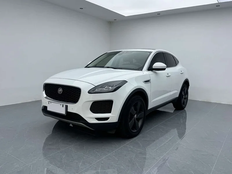 Jaguar E-PACE — фото 1
