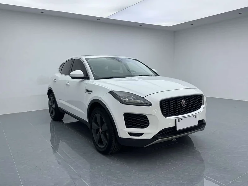 Jaguar E-PACE — фото 3