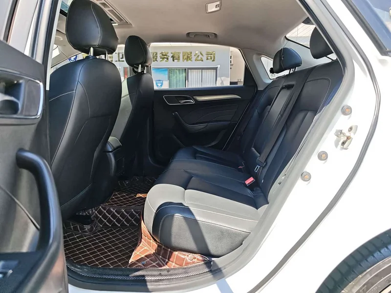 Roewe i6 Classic — фото 11