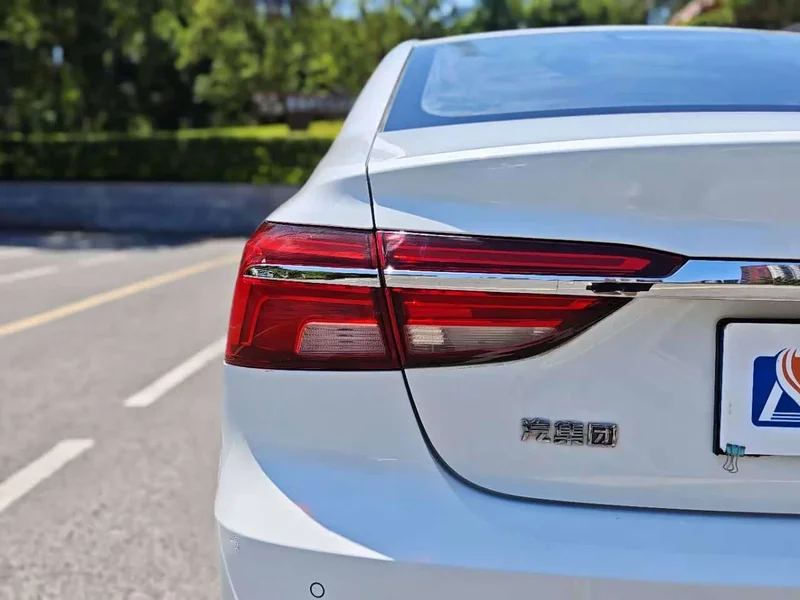 Roewe i6 Classic — фото 27