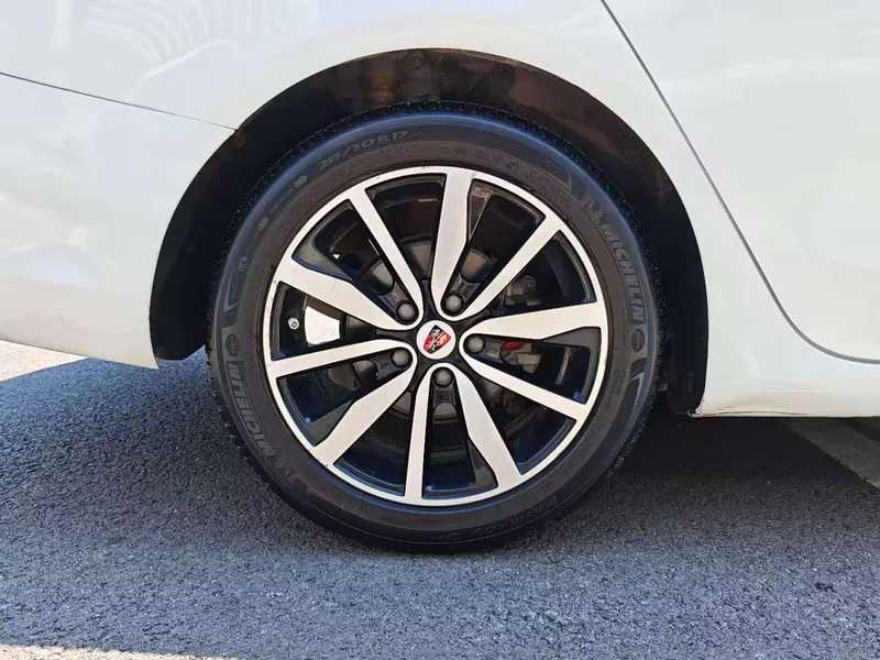 Roewe i6 Classic — фото 33