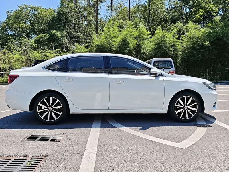 Roewe i6 Classic — фото 9